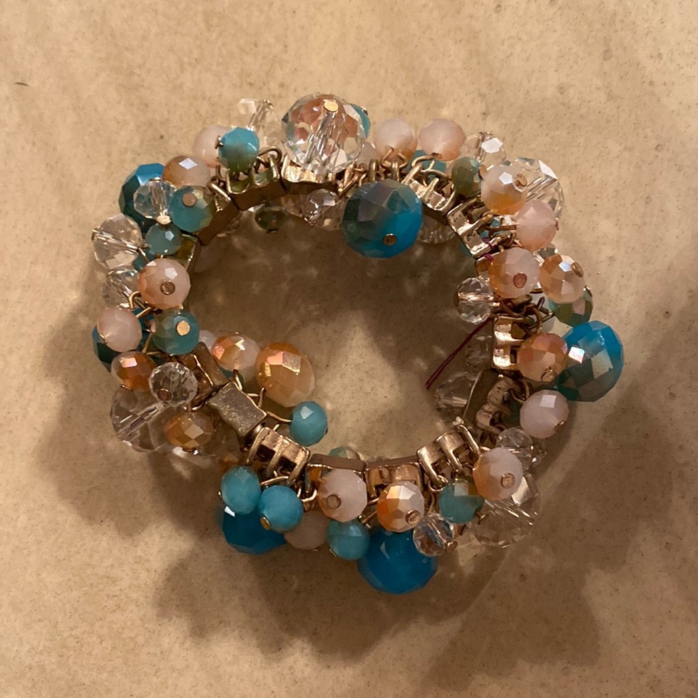 Beautiful and glamorous assorted beaded bracelet